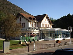 Vue générale du château des Comtes de Challes.