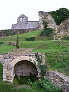 Fontaine, ruines du prieuré et église (oct. 2012)