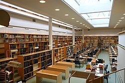 Aallon kirjaston lukusali vuonna 2007.