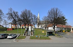 Vámosderecske központja a templommal.