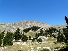 Vue du pic del Sirvent depuis l'estany Gran de la Pera.