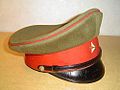 明治45年制式の将校准士官軍帽。形状自体は昭和期に青年将校の間で大流行した「チェッコ式」