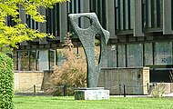 "Achaean" de Barbara Hepworth au St Catherine's College d'Oxford.