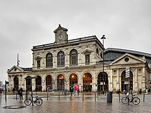 Bâtiment voyageurs et entrée de la gare de Lille Flandres.