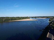 Photographie représentant la confluence de la Loire avec la Vienne vue depuis la terrasse Est du château.