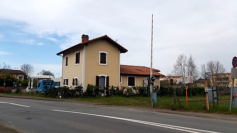 Passage à niveau situé 43 avenue de Villeneuve à Saint-Médard. Il servait de poste de contrôle du franchissement de la ligne de démarcation.