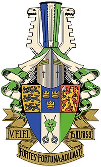 Normannenwappen. Oben die Wappenhauptfiguren der drei nordischen Reiche: Dänemark, Schweden und Norwegen. Unten die Farben des Corps. Gekreuzte Farbenschläger als Zeichen einer studentischen, farbentragenden, Bestimmungsmensur schlagenden und Genugtuung gebenden Verbindung. An der Kreuzungsstelle steht eine Marienblume bzw. Kleeblatt als Wappenfigur der Hochschulstadt Hannover. Das Spruchband enthält in der Mitte den Wahlspruch, rechts die Anfangsbuchstaben des Waffenspruches und links das Gründungsdatum des Corps.