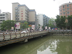 南山河と雲城区市街地