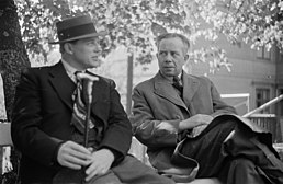 Ivar Lo-Johansson (till höger) och Harry Martinson, 1940.