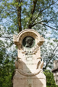 Neoclassical medallion on the Grave of Geoffroy Saint-Hilaire, Père Lachaise Cemetery, Paris, by David d'Angers, 1844