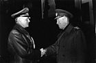 אנטונסקו (מימין) במהלך פגישה בגרמניה הנאצית עם שר החוץ יואכים פון ריבנטרופ (1943)