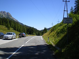 Passhöhe mit Hinweisschild