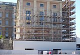 Реновирање на фасадата на Нора Ланган, јуни 2011 година.