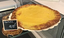 Tarte à la gomme dans une boulangerie d'Oyonnax (France).JPG