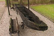 スラブ民族の10世紀ころの丸木舟