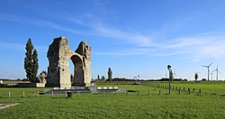 Carnuntum jelképe, a Pogánykapu