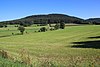 Blick vom Gebiet südlich Elters ostsüdostwärts zum Hohlstein