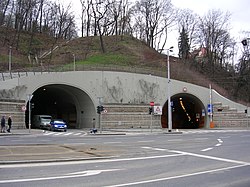 Vjezd do tunelu Mrázovka z Radlické ulice