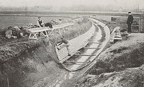 Construction du lit artificiel en 1911