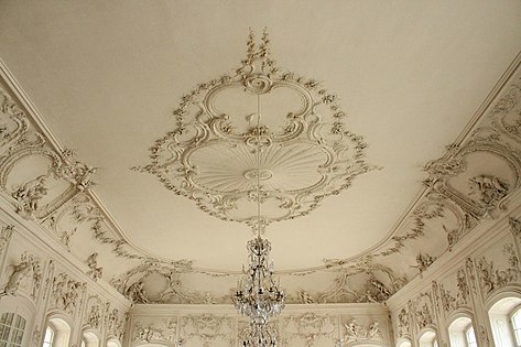 Щукатура по тавана на Бялата зала в Рундалския дворец