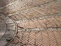 Opečni tlak na Piazza del Campo, Siena