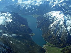 Achensee mit Achental in Blickrichtung Süden