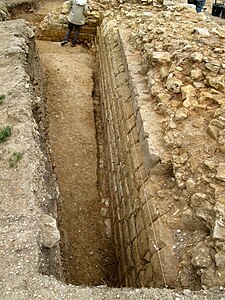 Cette même muraille, vue dans la direction opposée, huit jours plus tard.