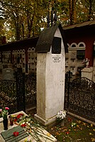 Het graf van Anton Tsjechov en Olga Knipper op de Novodevitsjibegraafplaats, ontworpen door Leonid Brailovski en Fjodor Sjechtel.