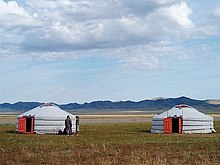 モンゴルの遊牧民の移動式住居「ゲル」
