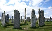 De Steencirkel met centrale monoliet (4,8 m hoog) van Calanais, Lewis, Buiten Hebriden, Schotland