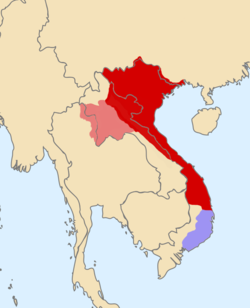 Cương thổ Đại Việt thời Lê Thánh Tông (1460-1497), bao gồm xứ Bồn Man và lãnh thổ mới chiếm được từ Chiêm Thành. Màu đỏ nhạt là lãnh thổ chiếm được trong thời gian ngắn trong cuộc chiến tranh Đại Việt-Lan Xang. Màu xanh nhạt là ba vương quốc của người Chăm.
