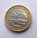 Finse 1-euro munt waarop vliegende zwanen afgebeeld zijn