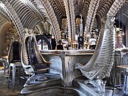 本拠地グリュイエールにある自身デザインのGiger Bar