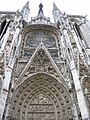 Portail de la Calende de la cathédrale de Rouen : gables sur plusieurs niveaux[3].