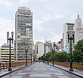 Mural de pastilhas no piso do Viaduto Santa Ifigênia