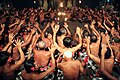 Danse et chant au Pura Dalem Agung Padantegal