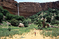 Wasserfall von den Bandiagarafelsen