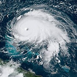 Image satellitaire de Dorian le 1er septembre 2019 au large des Bahamas, après son passage en catégorie 5 et son pic d'intensité.