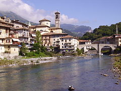 San Giovanni Bianco mit dem Fluss Brembo