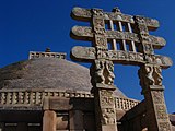 インド仏寺のトーラナ