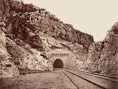 Portail sud du tunnel de la Nerthe en 1861.