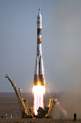 ソユーズTMA-9を搭載したソユーズFGの打ち上げ