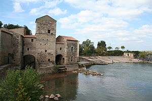 Moulin médiéval sur l'Hérault.
