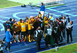 Spelers van Wasquehal vieren de overwinning op AJ Auxerre in de Coupe de France 2010/11.