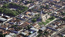 Katholieke kerk São José in Itajobi van boven gezien