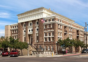 Das Gila County Courthouse in Globe ist seit Mai 1975 im NRHP eingetragen.[1]