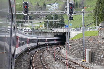 Indkørsel ved Airolo (sydside)