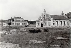 督署学校旧教学楼（今江苏路小学老楼）与礼拜堂