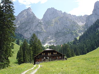 Der Gummfluh 2458 m, vom Naturschutzgebiet La Pierreuse aus