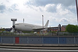 L'ancien "Airbus-café installé en 1999 et détruit lors de l'incendie de novembre 2020. La carcasse a été retirée en juillet 2021.